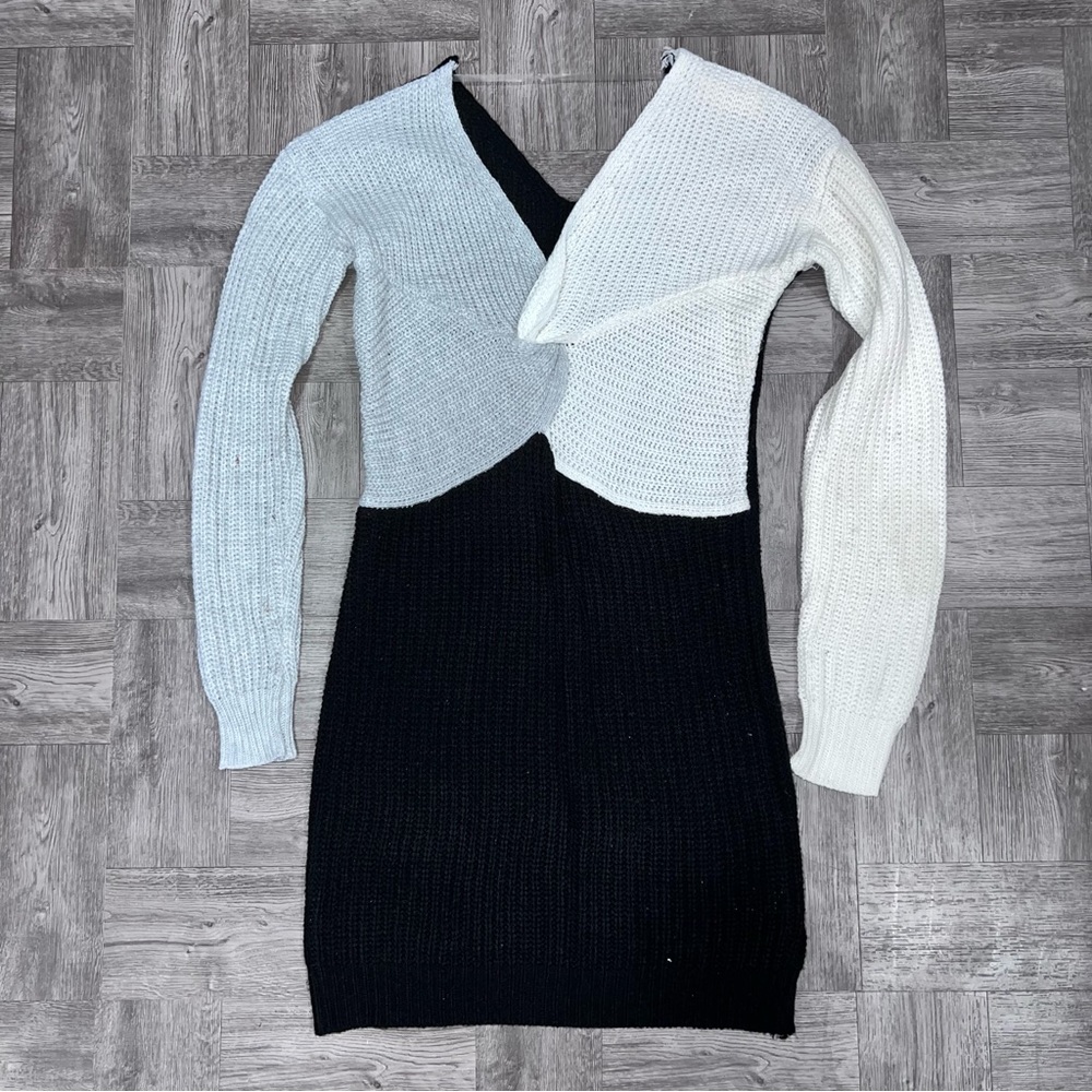 Reversible Black, White, and Gray Sweater Dress Size XS